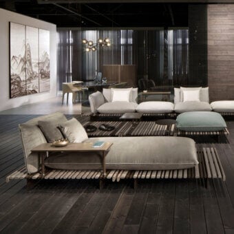 Superior Giorgetti Apsara chaise lounge with carob powder-coated aluminum, Afrormosia wooden slats and textured grey-green waterproof fabric upholstery