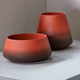 Exclusive Rina Menardi Mono Vases, decorative vessels crafted in Italy with a gradient reddish-orange to brownish-red and matte finish