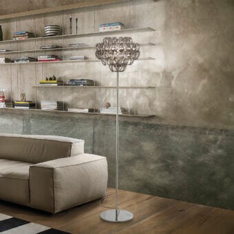 Elegant Vistosi Giogali floor lamp with cascading clear shade and satin-finished metal base crafted in Murano glass
