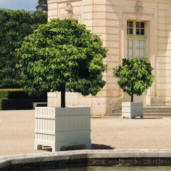 Versailles Planter