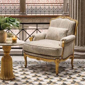 25-1002 Lounge Chair