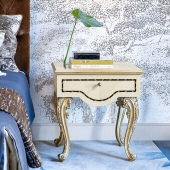 25-1021 Nightstand