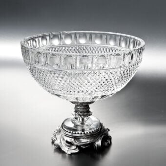Diamond Round Centerpiece with Foot