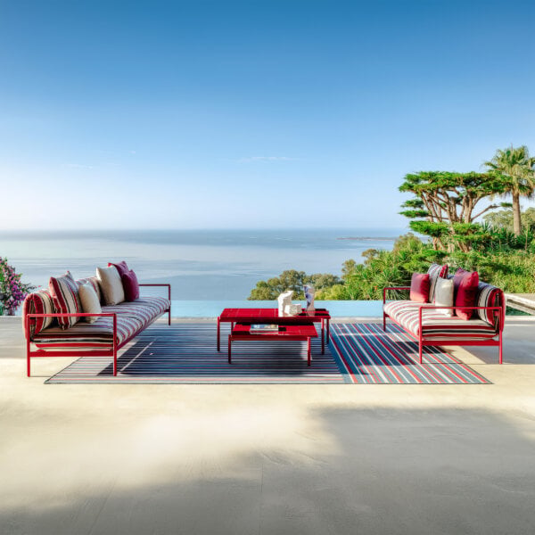 🇺🇸 Patriotic Lounging: The Red, White & Blue Terrace