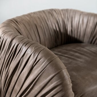 Drapé Lounge Chair
