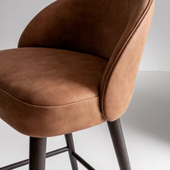 LV 101 Stool