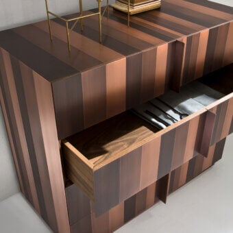 ST 10 Dresser