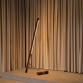Linea D Floor Lamp