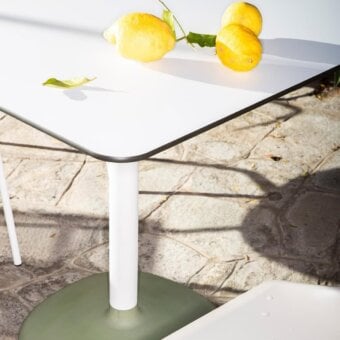 B-Line Fonda Outdoor Coffee Table