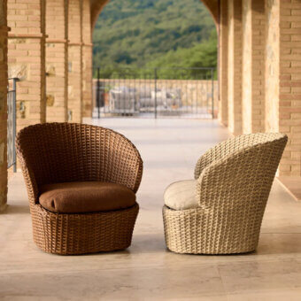 Cane-Line Coast Swiveling Lounge Chair