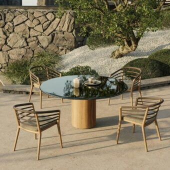 Royal Botania Regaliz Table - Single Round Base