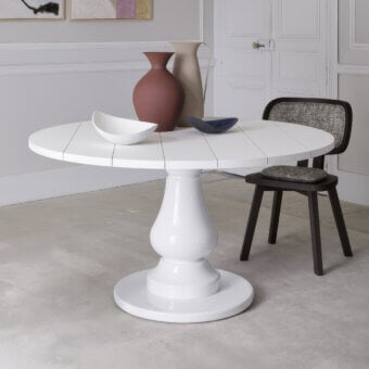 Architectural Gervasoni Gray 38 Round Table with slatted ash wood top and sculptural curved pure white Millgres base