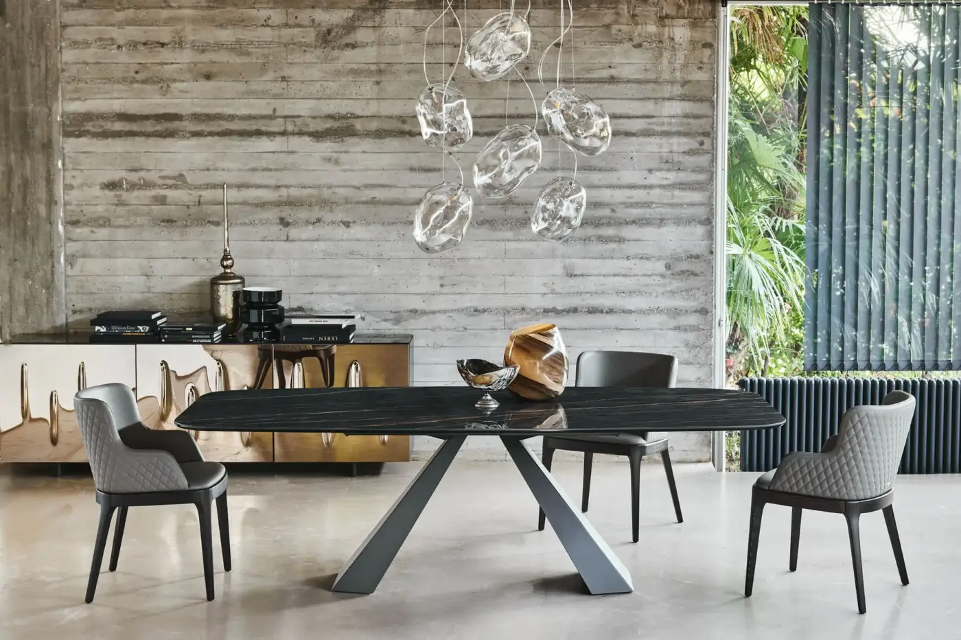 Exceptional Cattelan Italia Eliot Keramik table with glossy Sahara Noir Marmi ceramic top and graphite embossed lacquered steel base