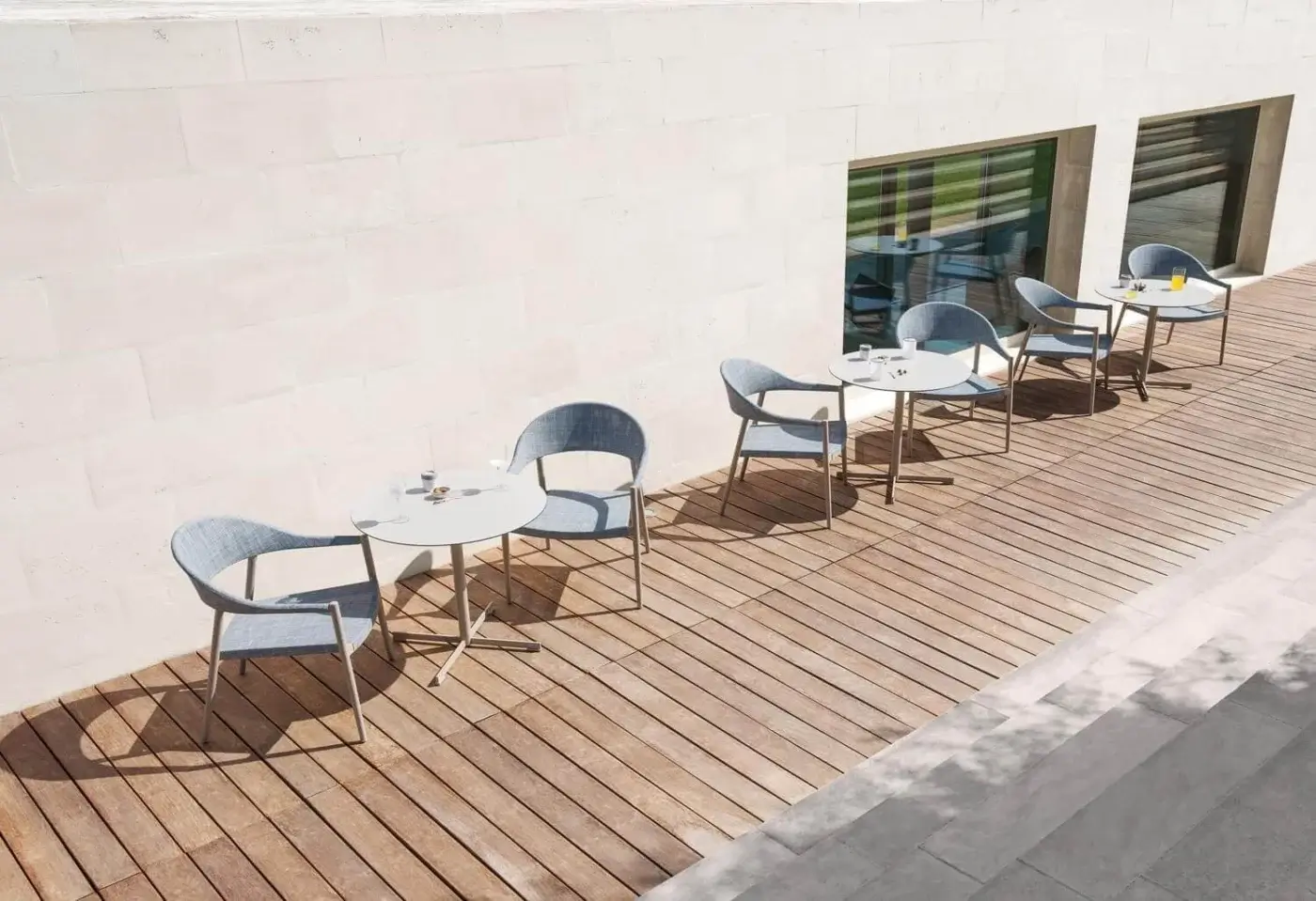 Distinguished Varaschin Clever lounge chair with powder-coated aluminum and durable blue-gray VAR#TEX technical fabric construction
