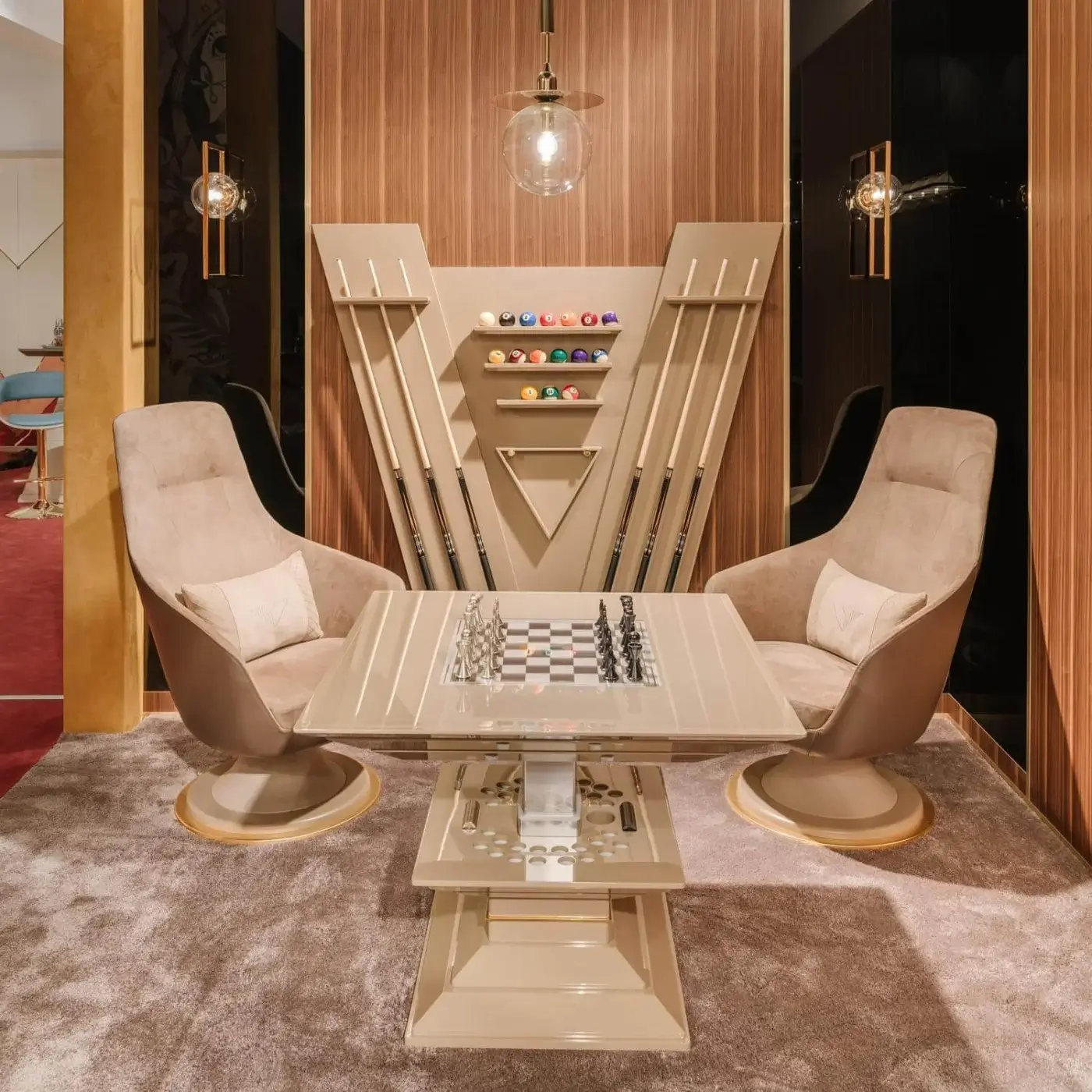 Elegant Vismara Ygritte lounge chair in light beige Top Grain Leather and Eco Nabuk with a swiveling matt lacquered wood base and polished gold details