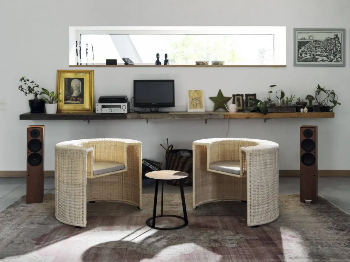 Exceptional Horm Albino Family coffee table with natural wood veneer top and sleek black metal base