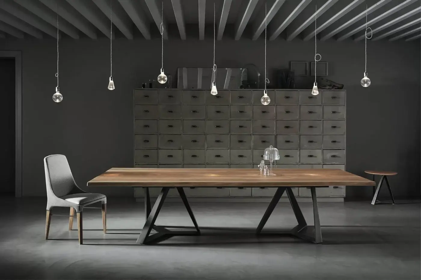 Exceptional Bontempi Millennium table with a light to medium brown wooden tabletop and dark metal geometric legs in a matte finish