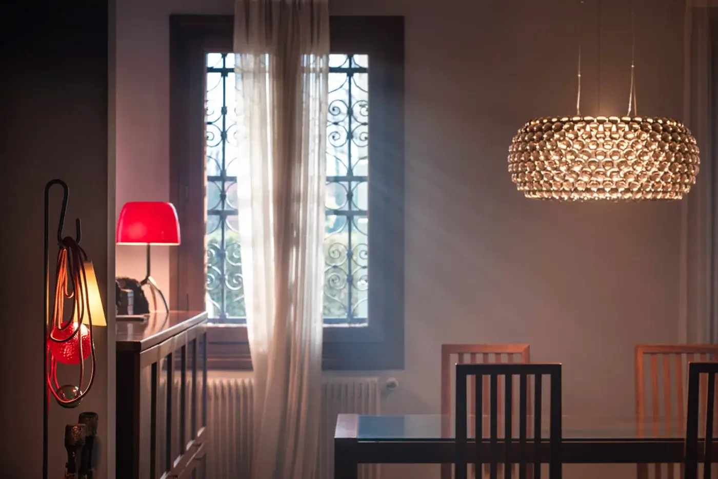 Distinguished Foscarini Caboche Plus suspension lamp with transparent PMMA spheres and a die-cast aluminum base crafted in Italy