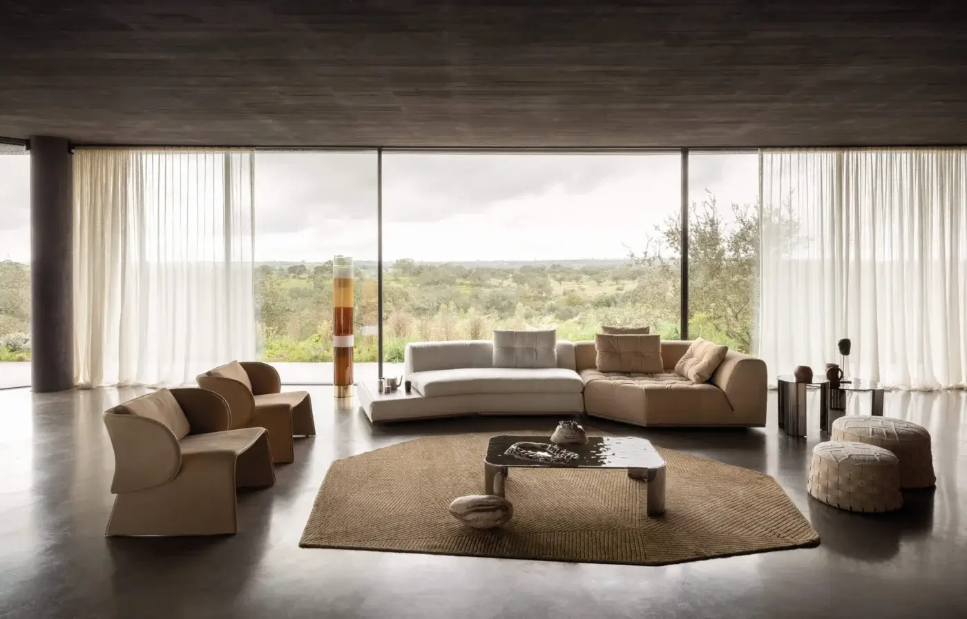 Exceptional Cierre1972 Montgomery sectional with light beige textile, quilted modules and included decorative cushions
