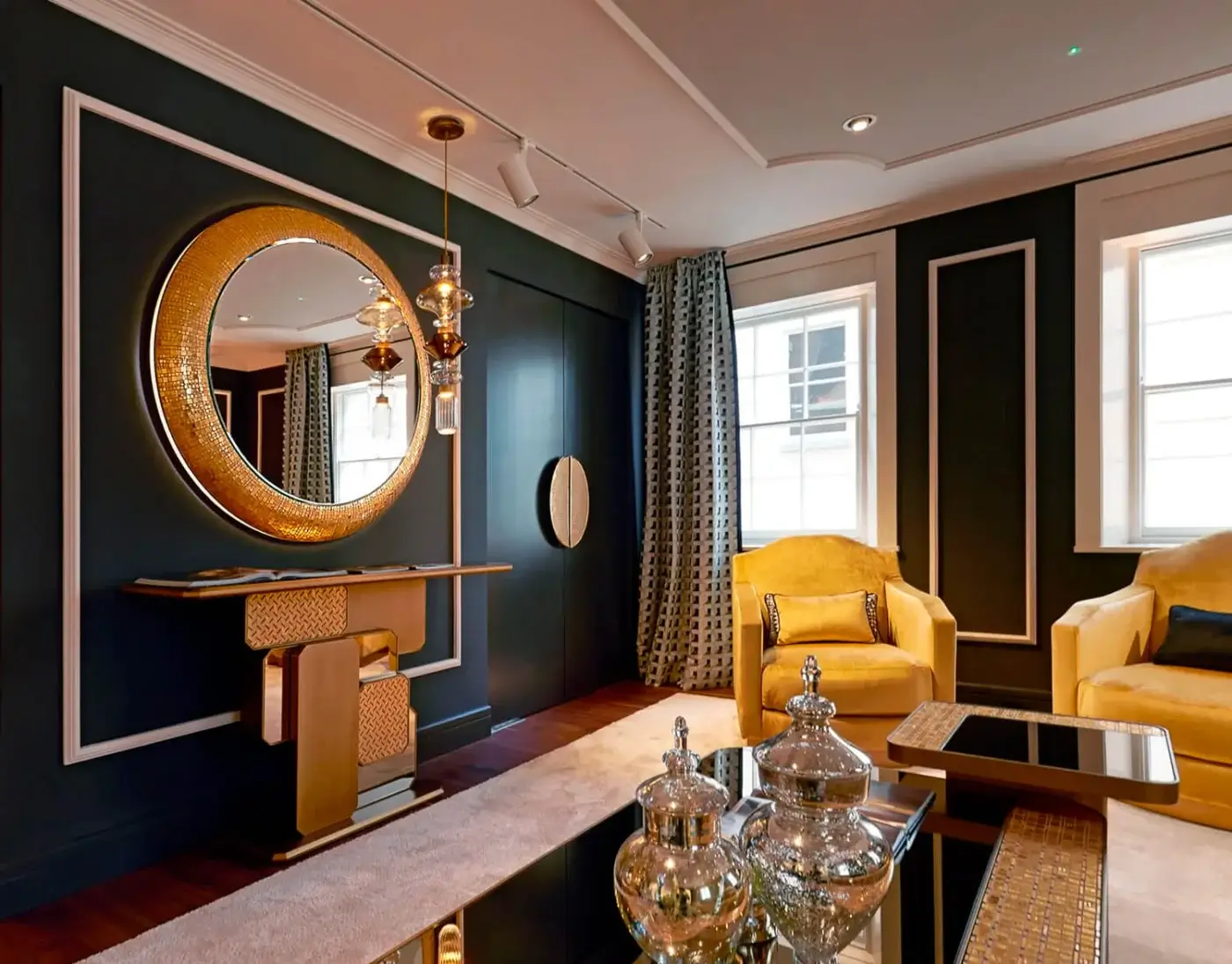 Distinguished Sicis Fluxus mirror crafted with minute mosaic and interwoven gold-toned metallic frame, finished with a smooth lacquered coating