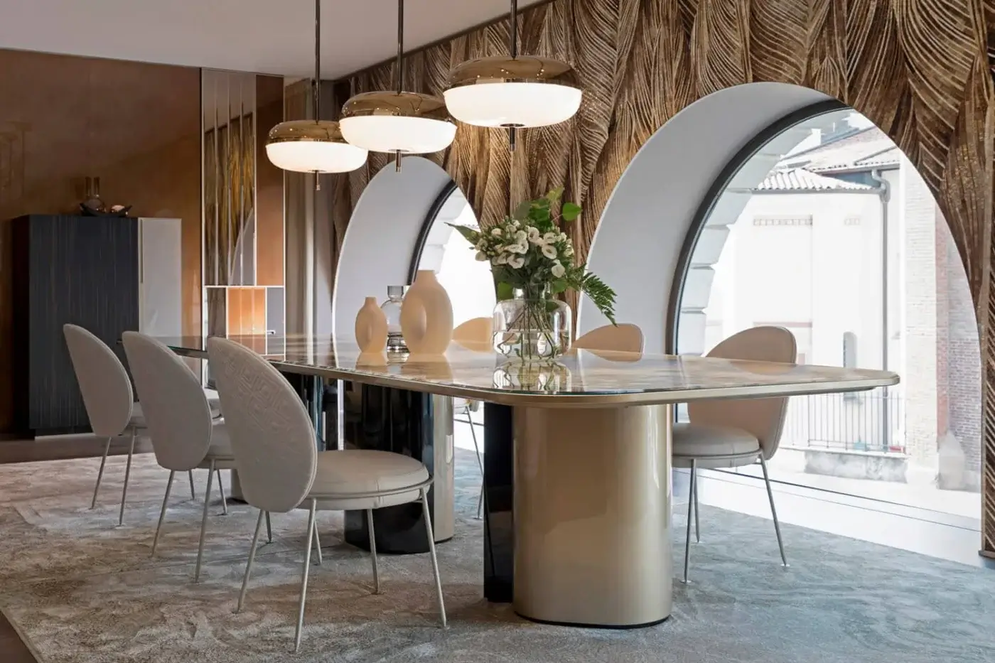 Exceptional Sicis Amaretto suspension lamp crafted in metal and blown glass with polished black nickel and champagne finish