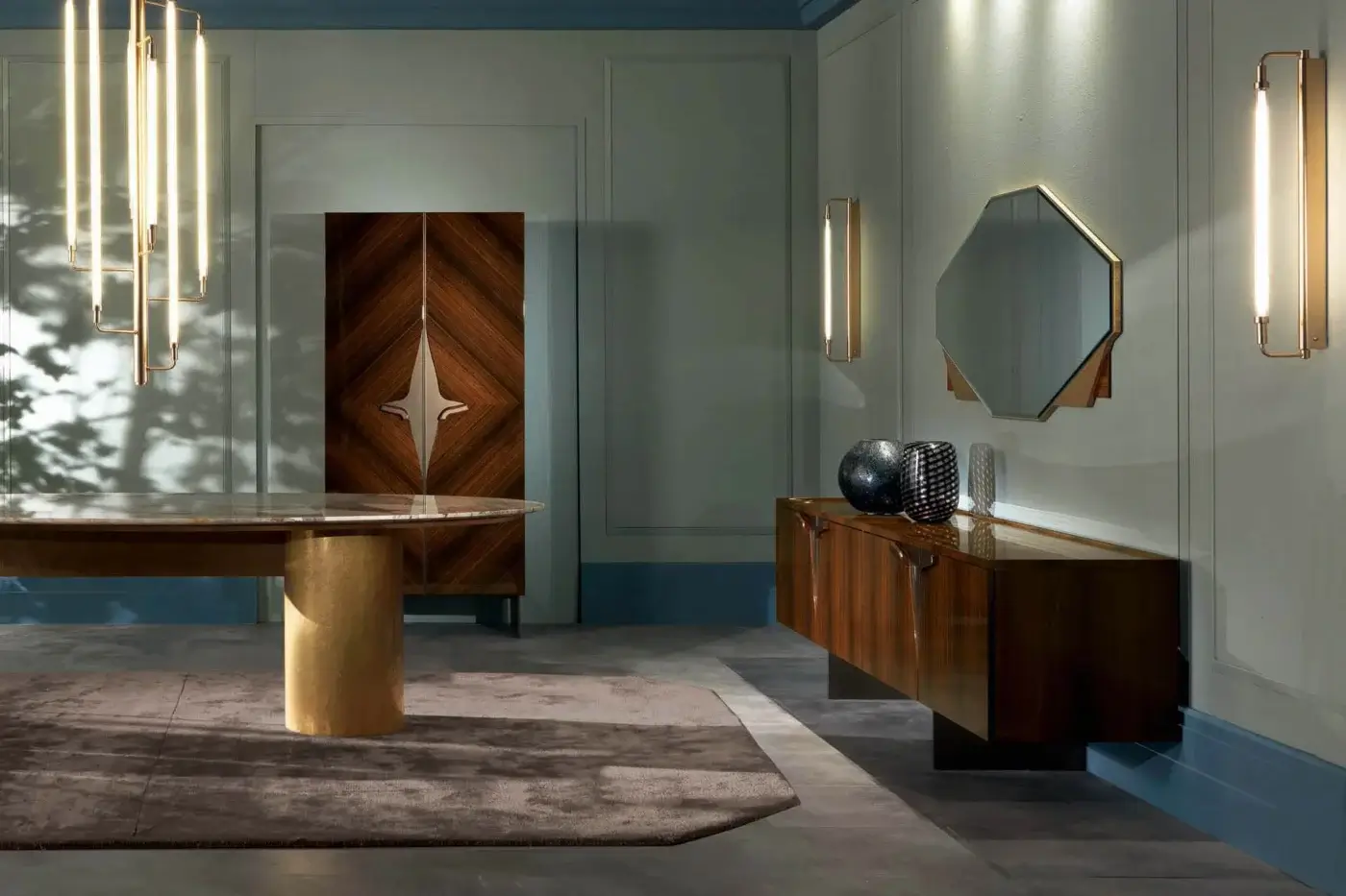 Elegant Zanaboni Parade mirror crafted in Italy with glossy eucalyptus wood and subtle brass perimeter