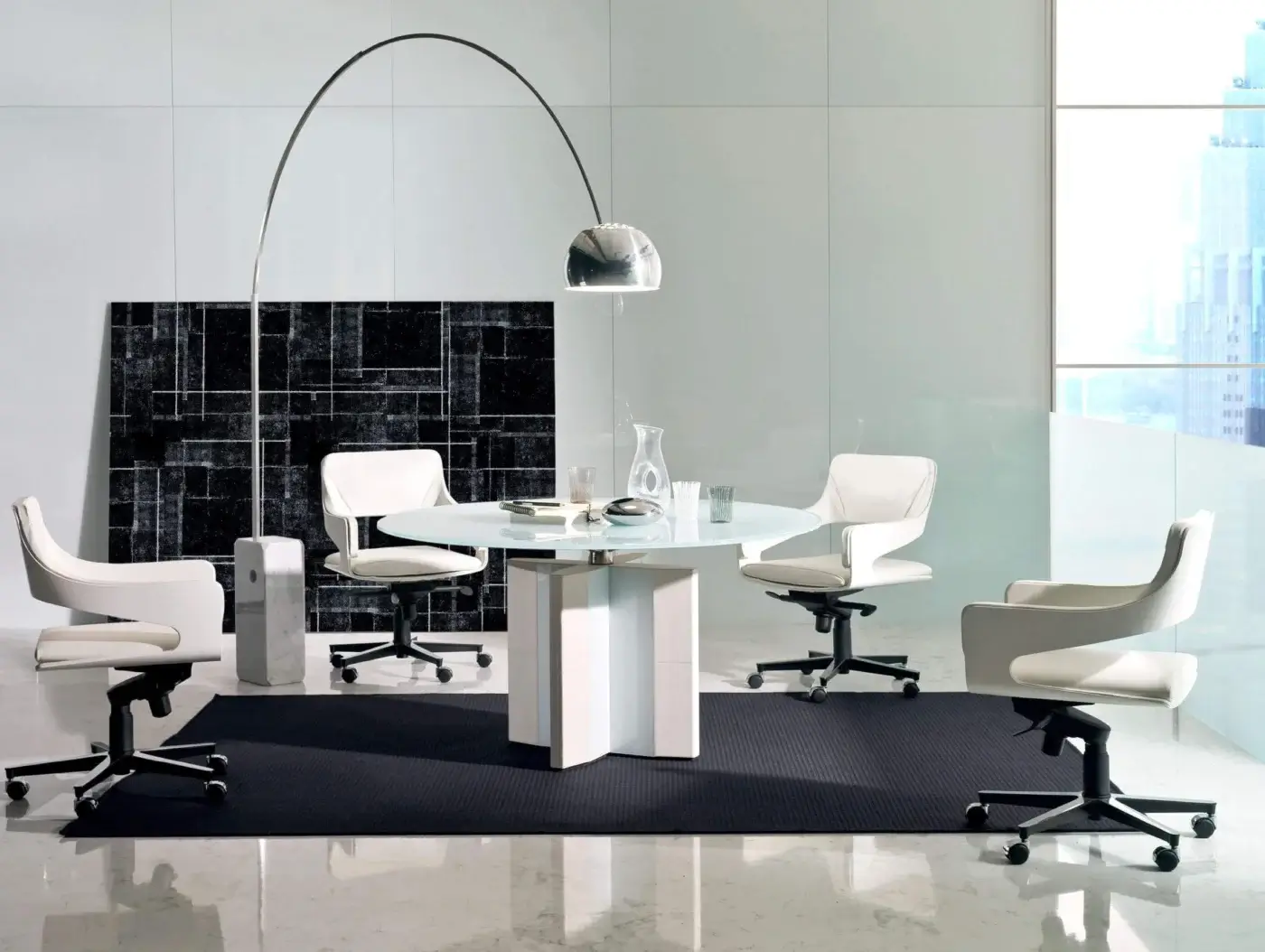 Distinguished 4 Mariani De-Symetria table with extra-clear tempered glass and light-toned varnished glass base crafted in leather detailing