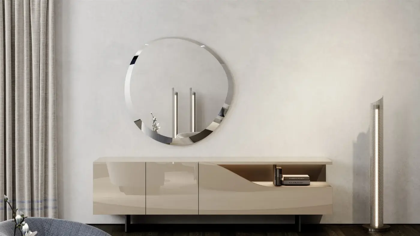 Exceptional Reflex Seventy mirror crafted from extra-clear glass with a silver-toned frame and beveled edge