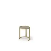 Side table, gold metal frame, white marble-effect top, circular shape with curved supports and a thin rim, minimalist design, even lighting.