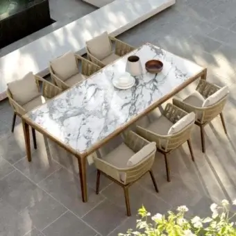 Refined Outdoor Dinings