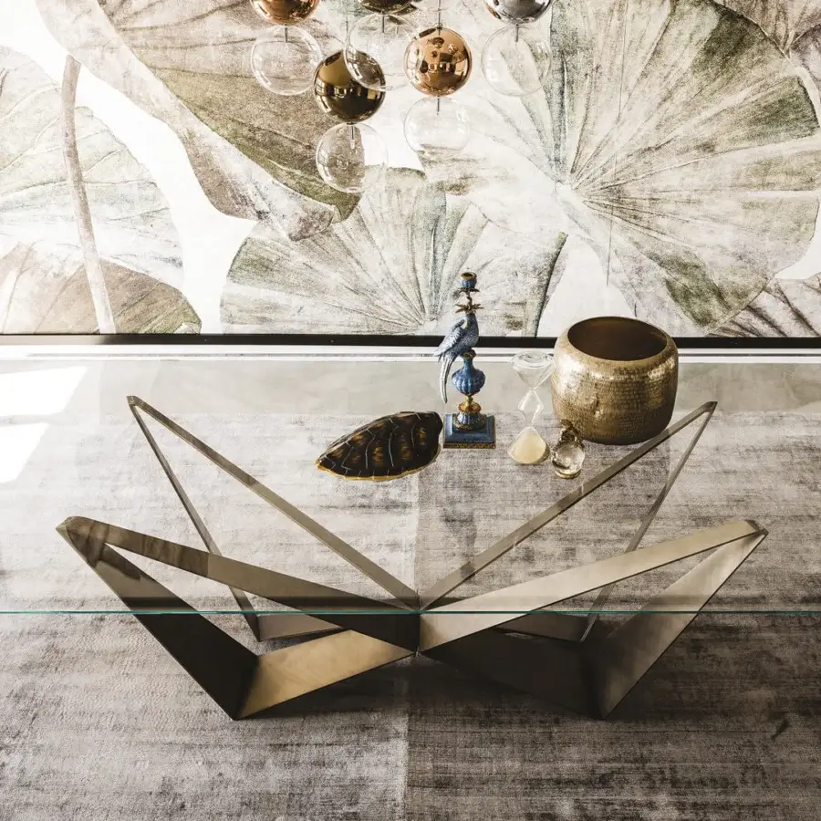 Superior Cattelan Italia Skorpio table with clear glass and sculptural base in bronze embossed lacquered steel