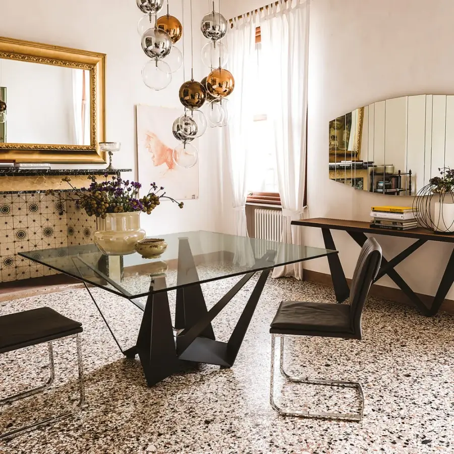 Captivating Cattelan Italia Skorpio table with clear extra-clear glass and graphite embossed lacquered steel base