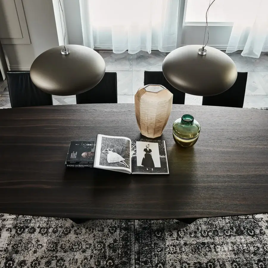 Luxury Cattelan Italia Skorpio Wood table with Canaletto walnut barrel top and embossed lacquered steel base