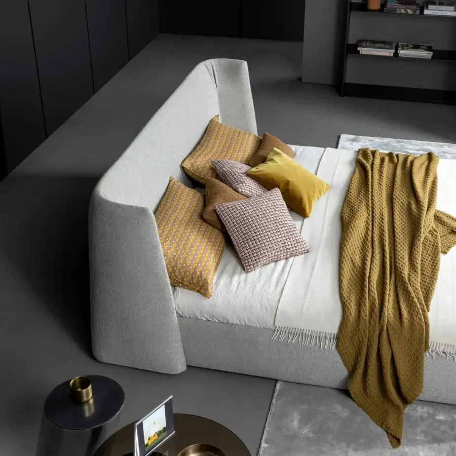 Distinguished Bonaldo Basket bed with enveloping light gray textile upholstery and anthracite grey painted wood feet