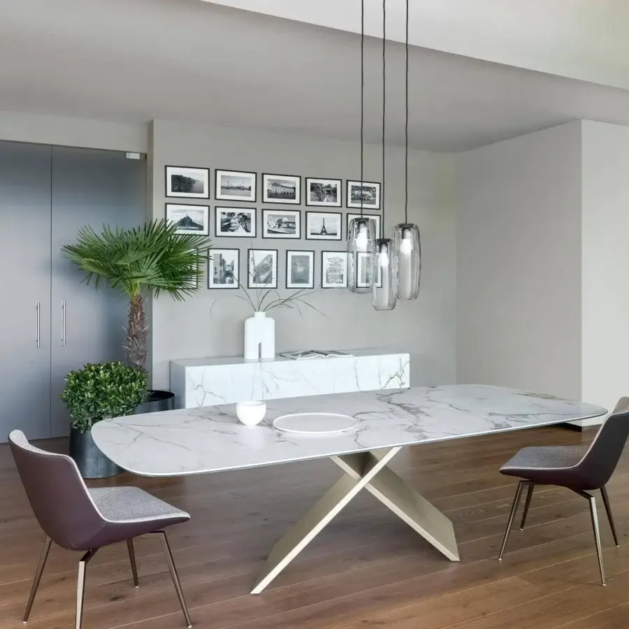 Exceptional Bonaldo AX table with shaped ceramic top in white and gray tones and light-toned painted metal X base