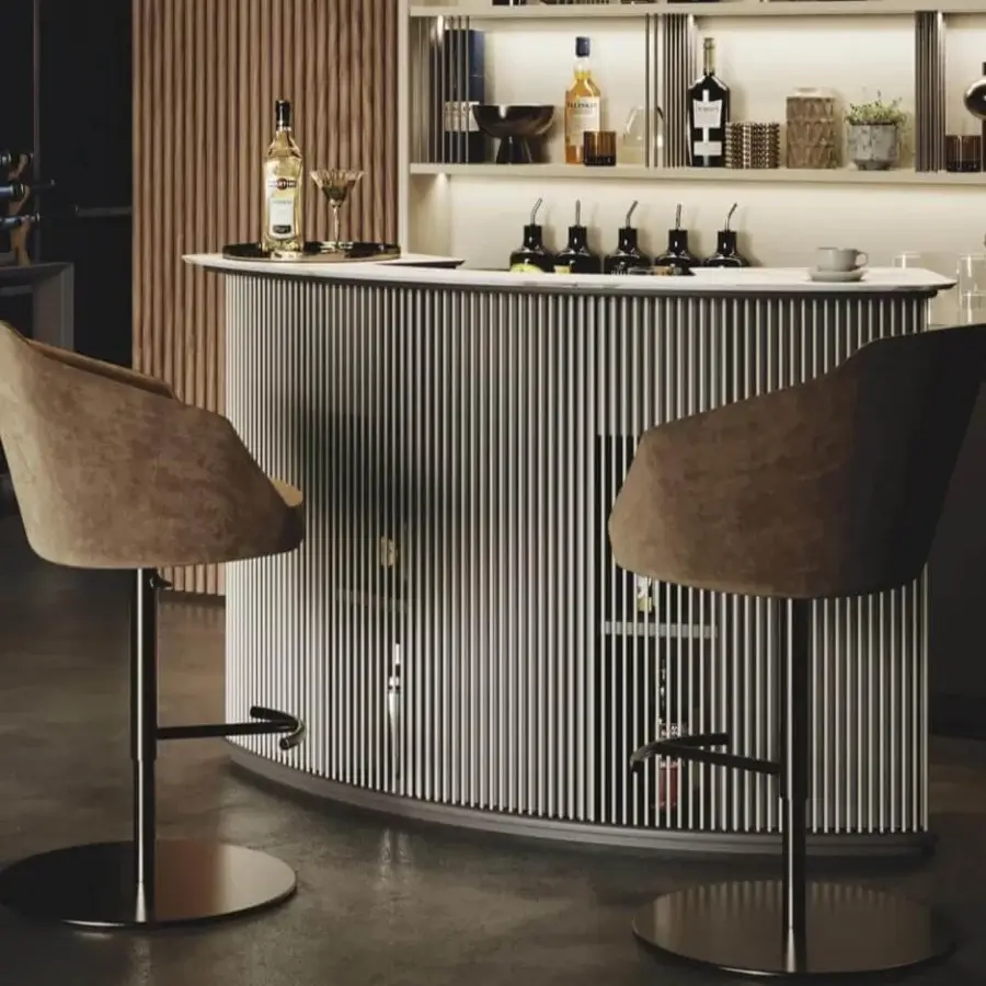 Distinguished Vismara Dry Bar counter with curved silhouette and “Calacatta Vecchia Macchia” stoneware top, completely lacquered with thin lacquered sticks