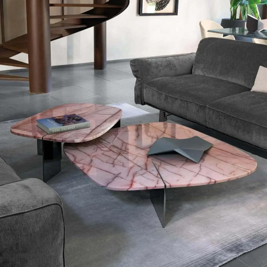 Exceptional Arketipo Rumors coffee table with bi-level reddish-pink veined surfaces and intersecting dark metal blades