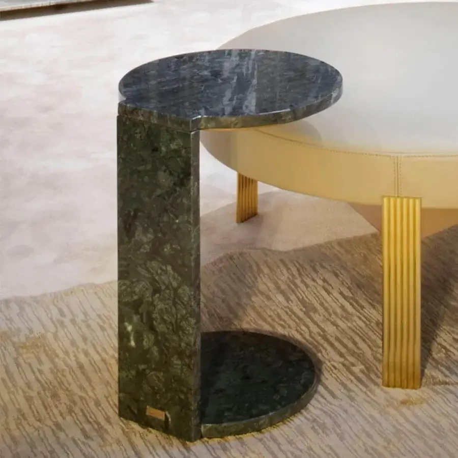 Superior Rugiano Paride side table with Guatemala green marble and varnished bronze metal detailing