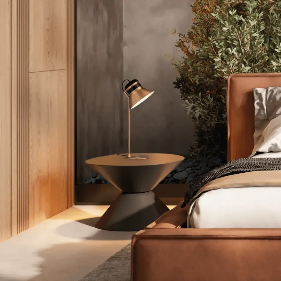 Exceptional Masiero Cordea table lamp with brass-finished metal, black cylindrical element and light brown tabletop crafted in warm lighting