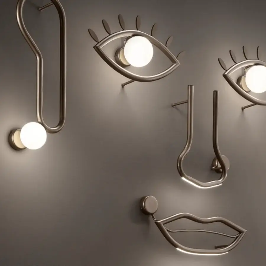 Distinguished Masiero Visio full wall lamp with abstract features in painted metal and Murano triplex glass diffusers with satin finish