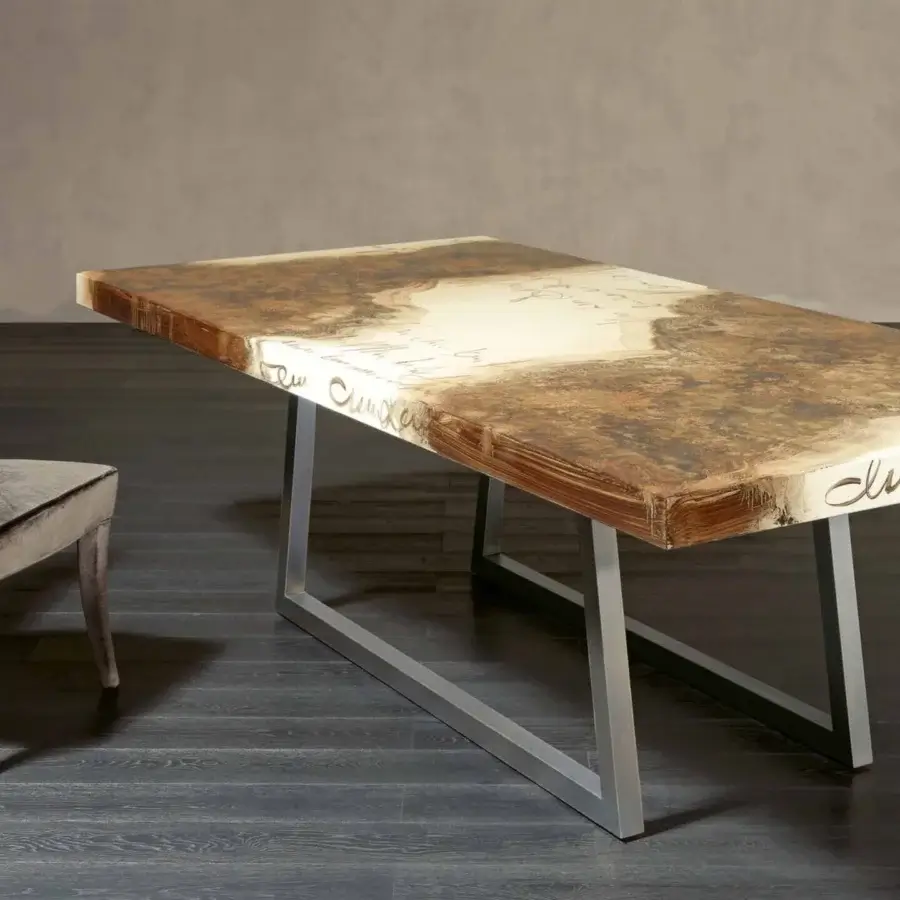 Superior Rugiano Decoro table with decoro painted wood in brown and white hues and bronzed brass base with matte finish