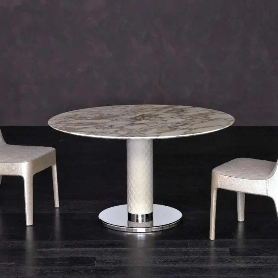 Superior Rugiano Fujico table with light beige leather and marble top in brown tones with chrome metal