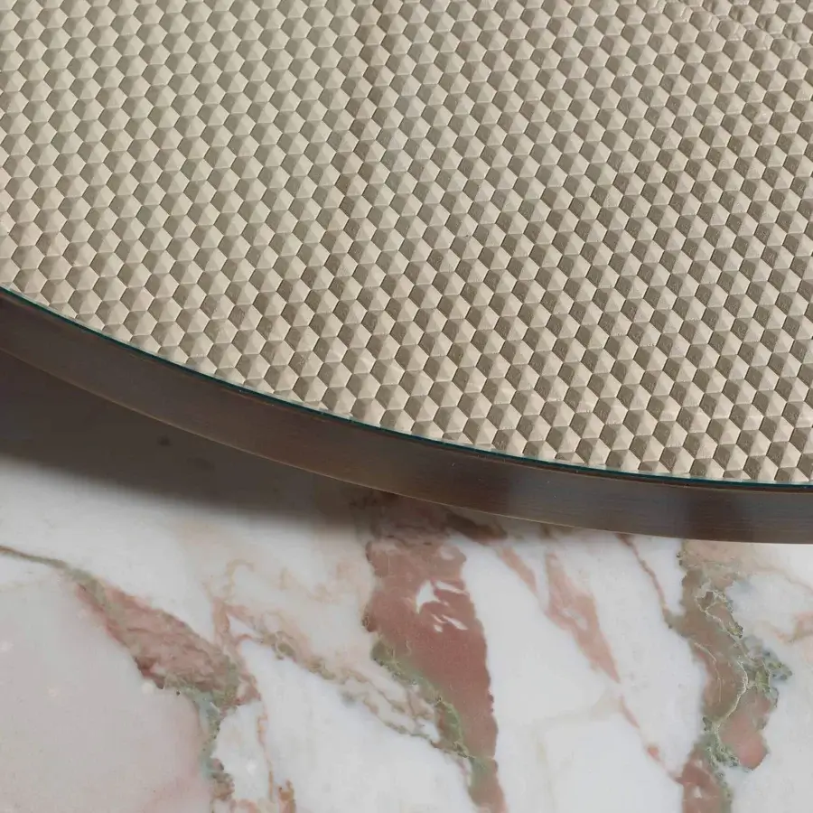 Exceptional Rugiano Fujico table with glass top, bronzed brass metal frame and marbled base in white, pink and green hues