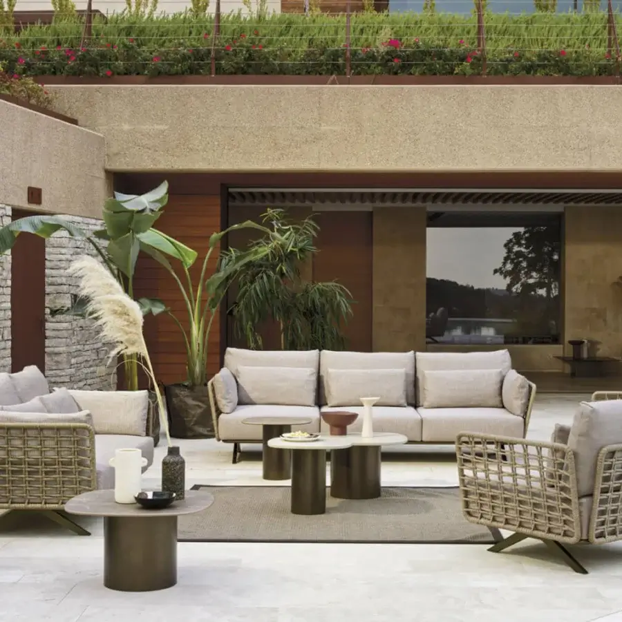 Exceptional Roberti Rattan Armàn sofa built in Italy with woven Oval Trendyrope and light beige linen cushions