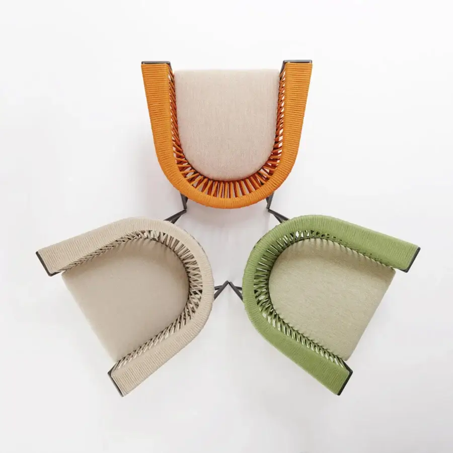 Superior Roberti Rattan Corolle lounge chair with light beige Oval Trendyrope weave and powder-coated Aisi 304 stainless steel frame