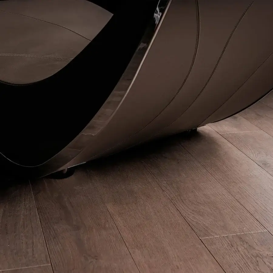 Superior Cattelan Italia Sylvester chaise lounge upholstered in sumptuous brown leather with chromed accents