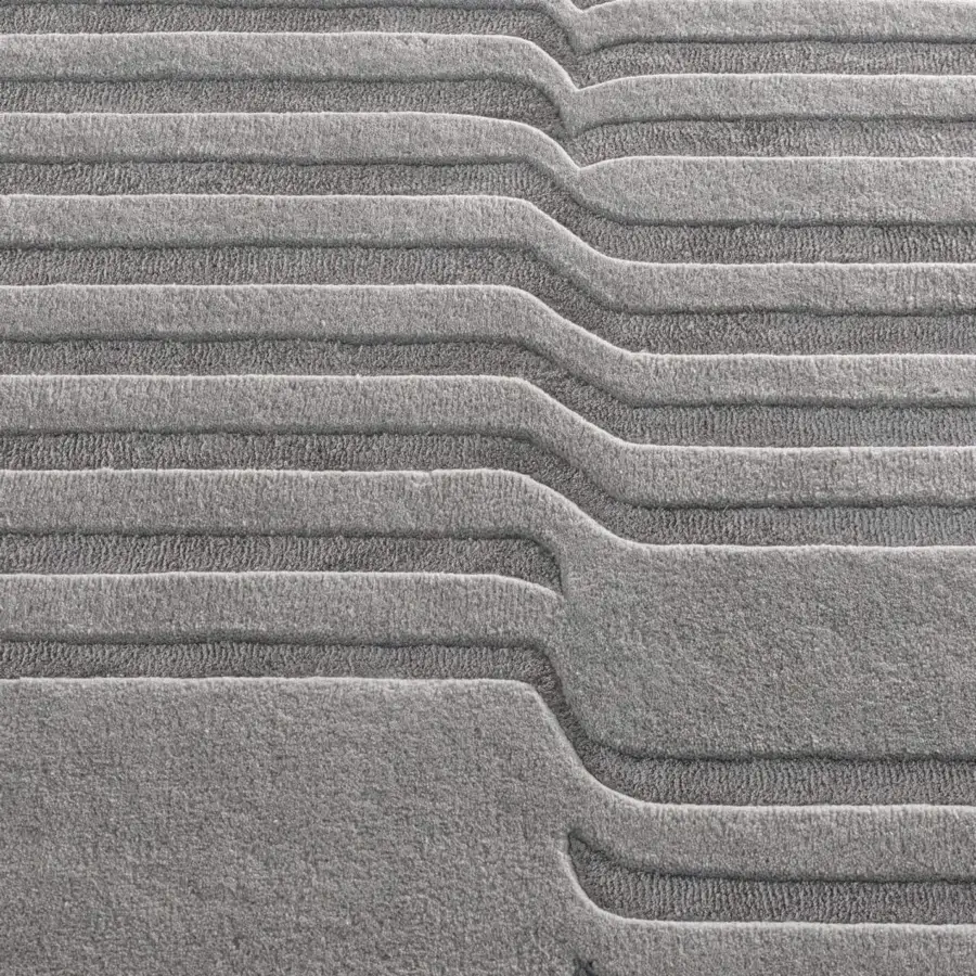 Superior Bonaldo Tangeri rug with undulating horizontal lines woven in plush gray wool and Tencel