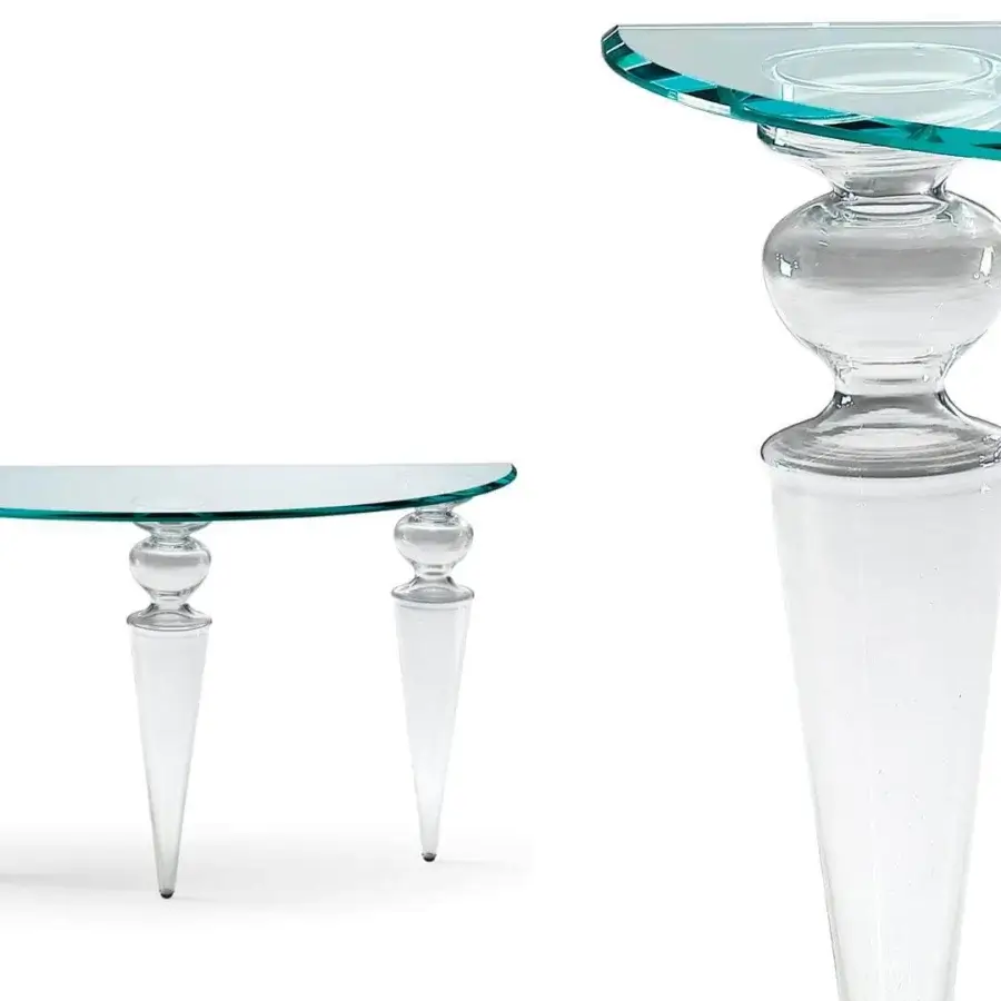 Distinguished Reflex Gran Canal console crafted with shaped clear glass and beveled edges, plus three remarkable Murano glass legs