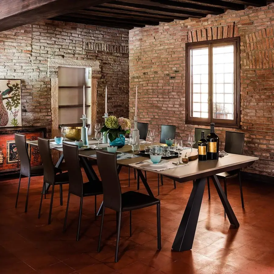 Superior Cattelan Italia Convivium extendable console built with grey oxide laminated wood and graphite embossed lacquered steel