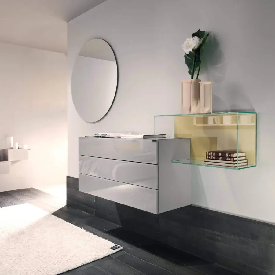 Exceptional Lago Punto mirror crafted in Italy with a thin dark edge reflecting light and space